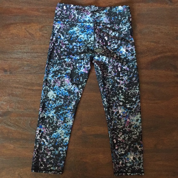 NWT fabletics Salad Capri leggings size xs new - Picture 3 of 11